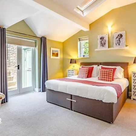 Broadrock Accommodation - Clock Cottage Chepstow Exterior photo