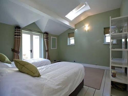 Broadrock Apartment *